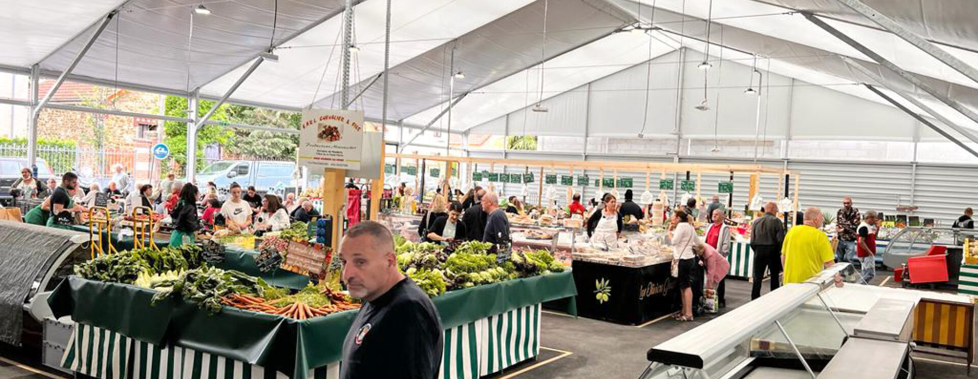 Marché provisoire de Villeneuve-le-Roi.